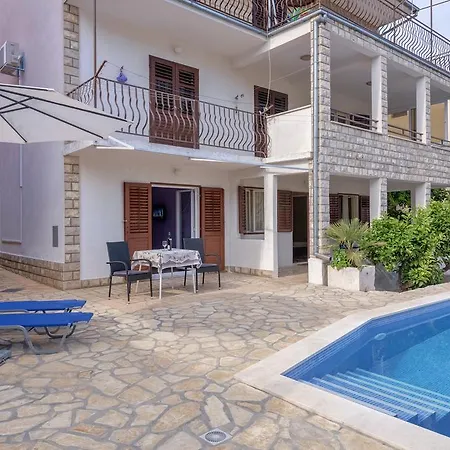 Priko アパート スタリー・グラード