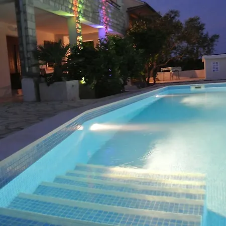 アパート Priko スタリー・グラード